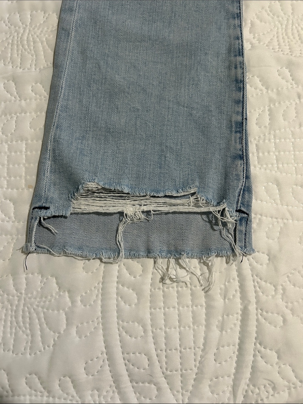 Frame Denim Light Blue ‘Le Crop Mini Boot’ Jeans with Raw Hem Sz: 27 - Picture 6 of 10